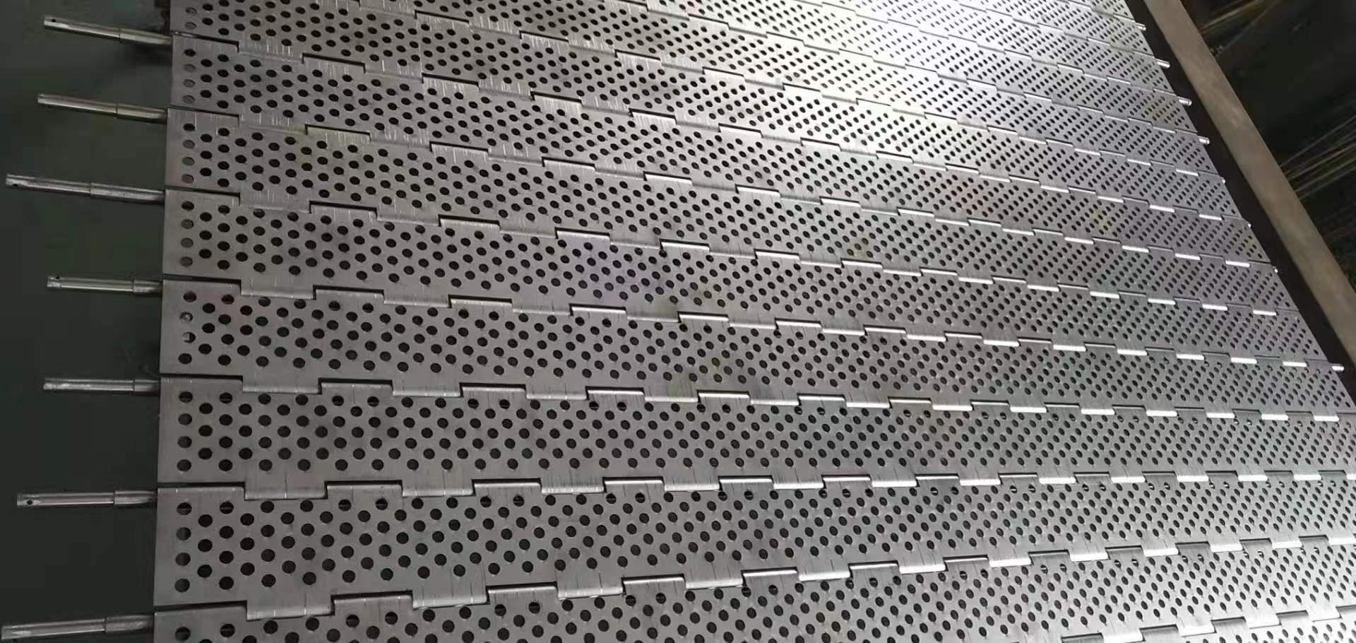 不銹鋼網(wǎng)帶式輸送機(jī)如何正確存儲(chǔ)？